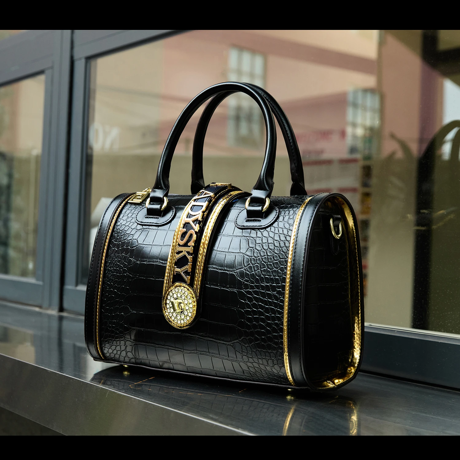 حقيبة يد عصرية من Ladysky للنساء، حقيبة نسائية ذات سعة كبيرة، حقيبة نسائية من أعلى المنتجات مع حرف معدني من مصنع جودة قوانغتشو