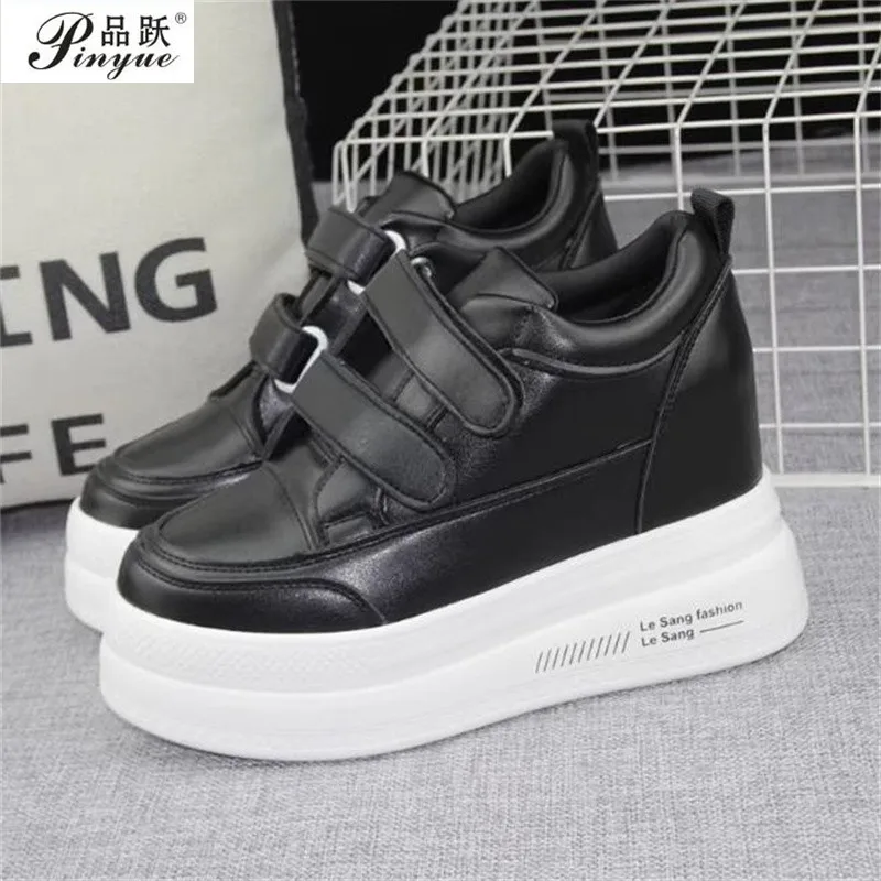 

Women's New Thick Soled High Rise Short Shoes Flat Soled Sports and Leisure Female Shoes Fashion High Top Small White Shoes