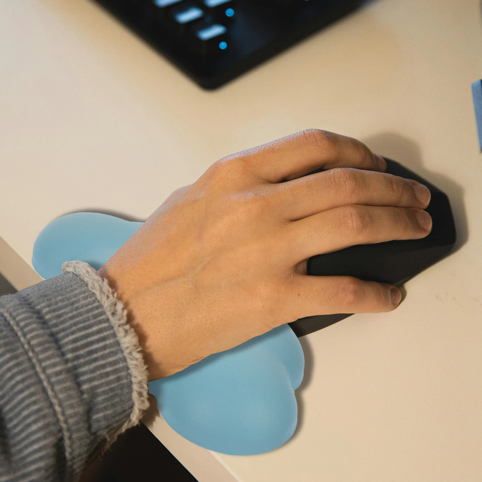 

Cloud Mouse Rest Keyboard Wrist Pad Supple Support Memory Foam Cushion Anti Skid Typing Gaming Home Office Use H Joint for Wrist