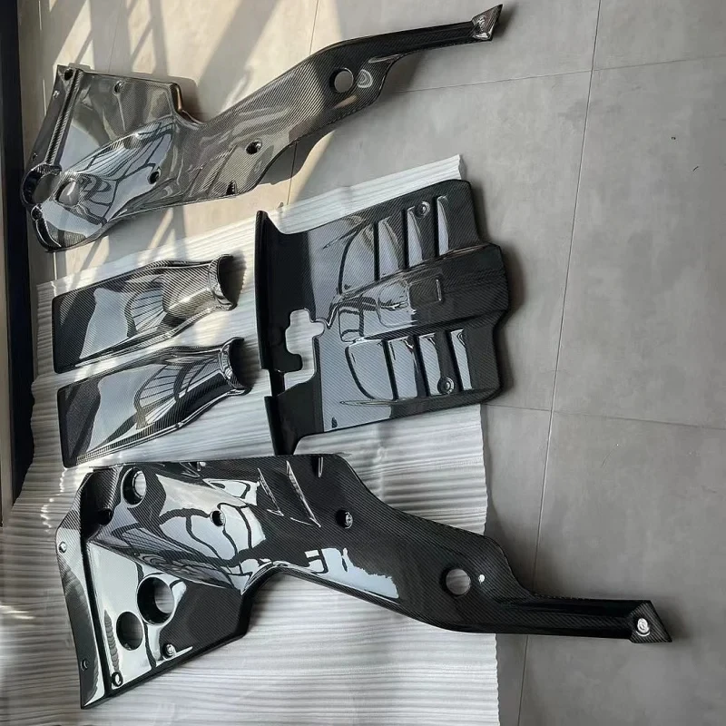 

Lightweight Dry Carbon Fiber Engine Hood Set for F12 Upgrade