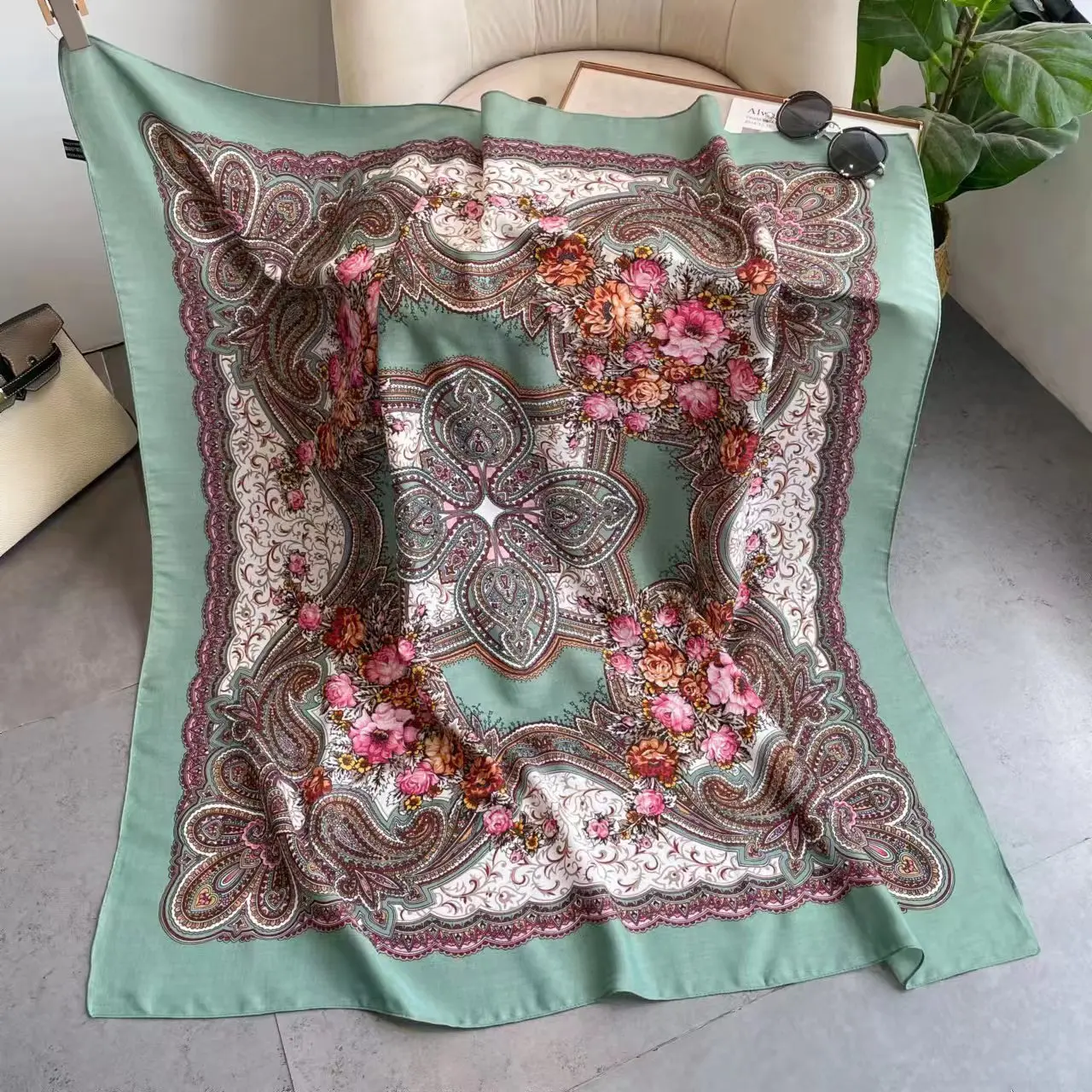 110*110cm Russian Style Floral Print Square Scarf Paisley Bandana Traditional Ukrainian Shawl Babushka Handkerchief Head Scarves