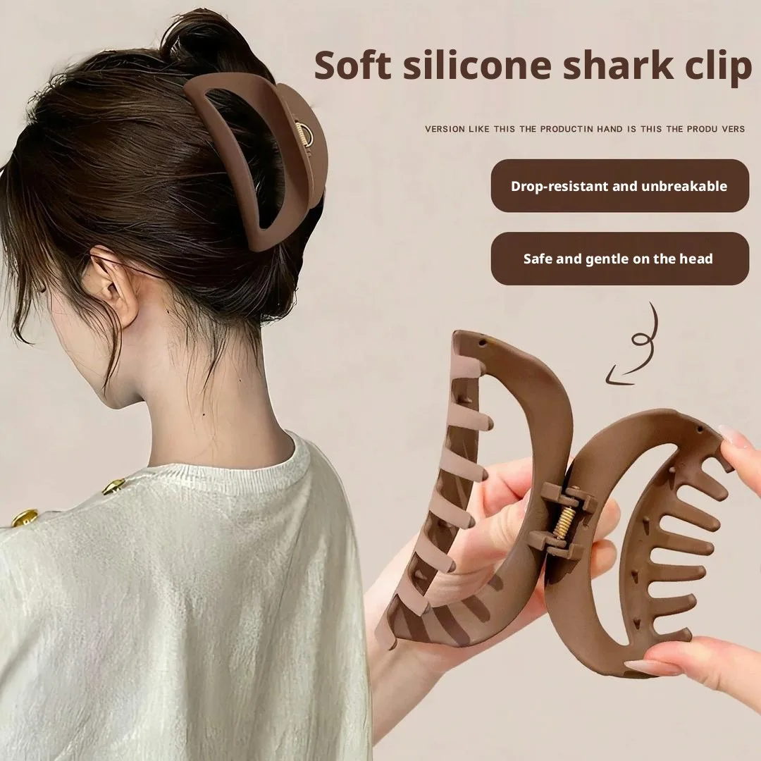 Weicher Silikon-Haarklammer mit edlem Design, perfekt zum Stylen der Haare, ohne Unbehagen zu verursachen oder das Haar zu zerkratzen. – Detail 5