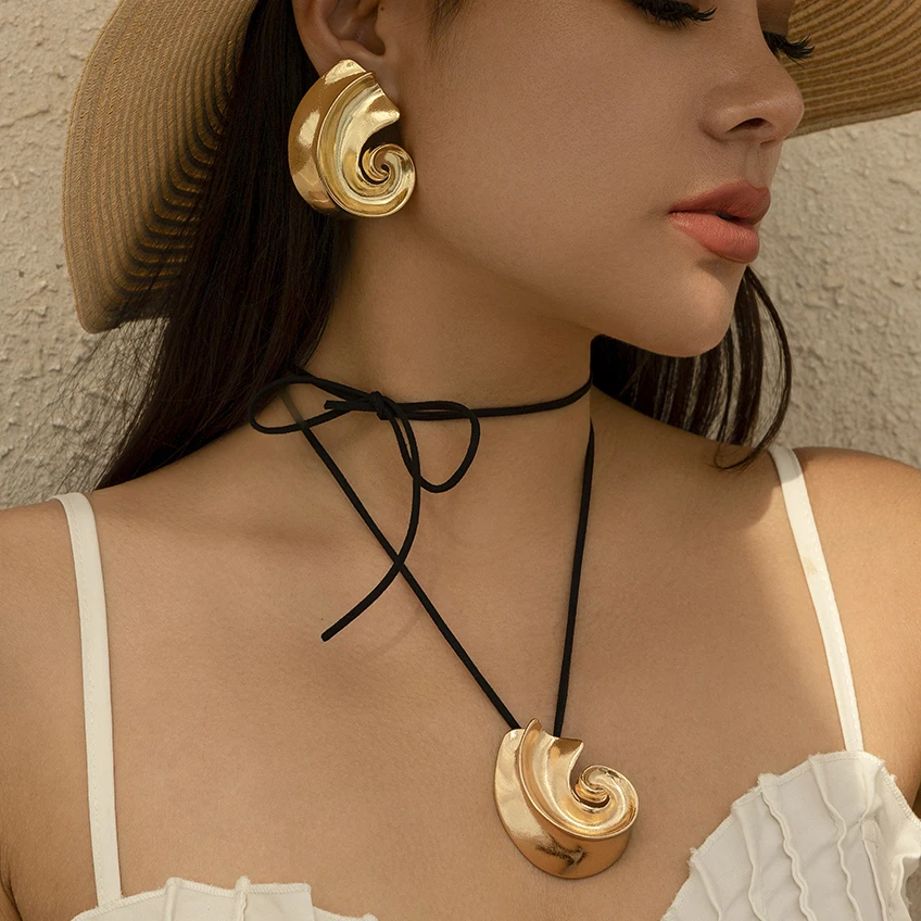 

Ingemark Vintage Big Conch Snail Pendant Choker Necklace Stud Earrings for Women Punk Rope Chain Party Accessories Jewelry Set