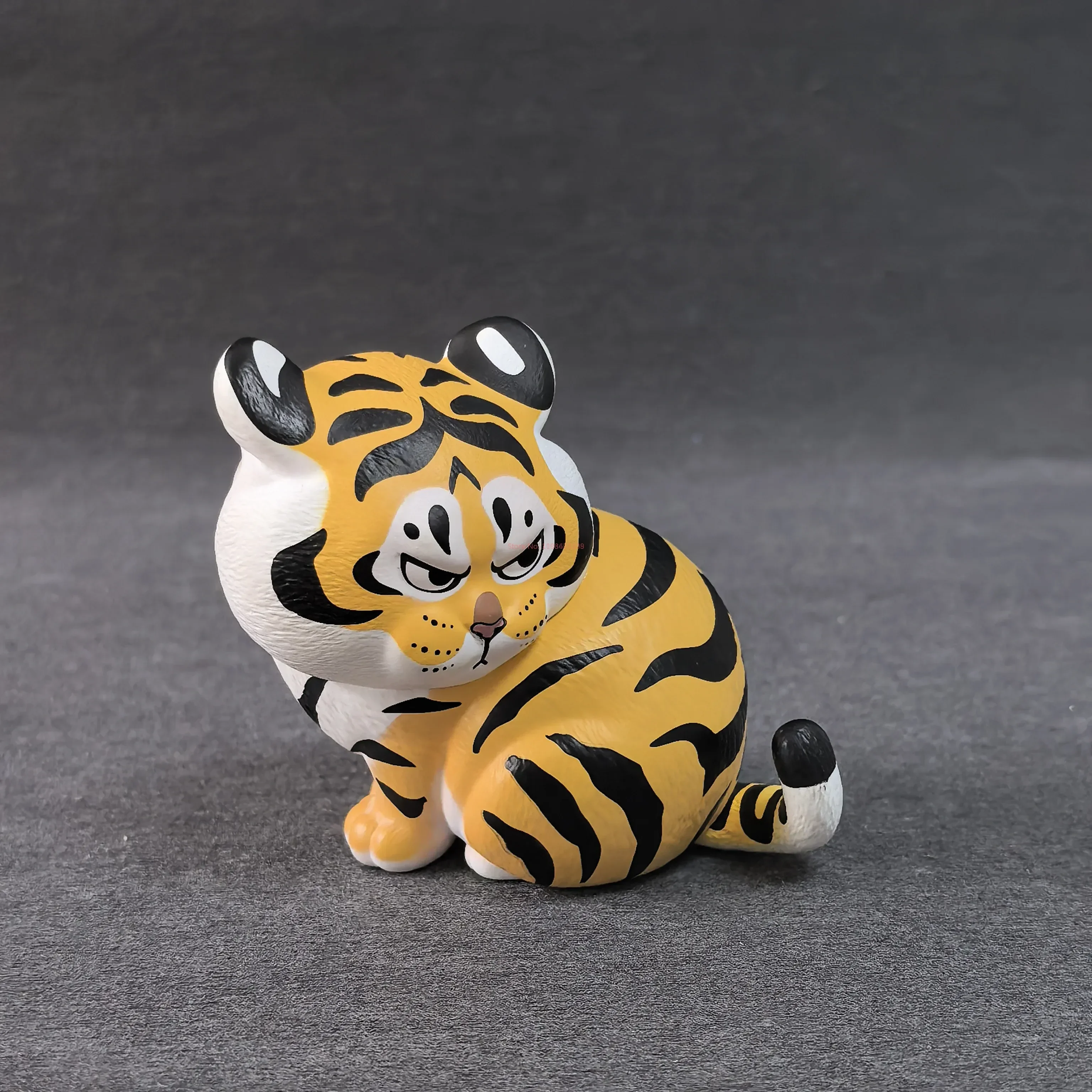 52 juguetes auténticos, caja ciega de la serie diaria del tigre pequeño, juego de moda, regalo de cumpleaños hecho a mano, adorno de objeto