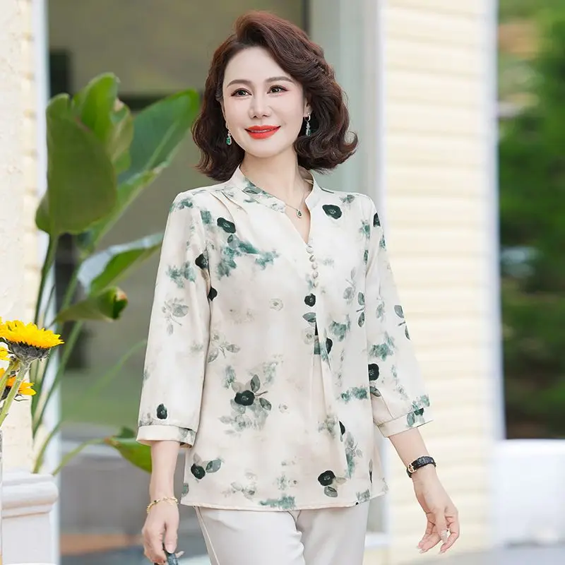 Nuevo traje de madre de mediana edad a la moda, camisa elegante de verano de estilo chino con mangas 3/4 para mujeres mayores