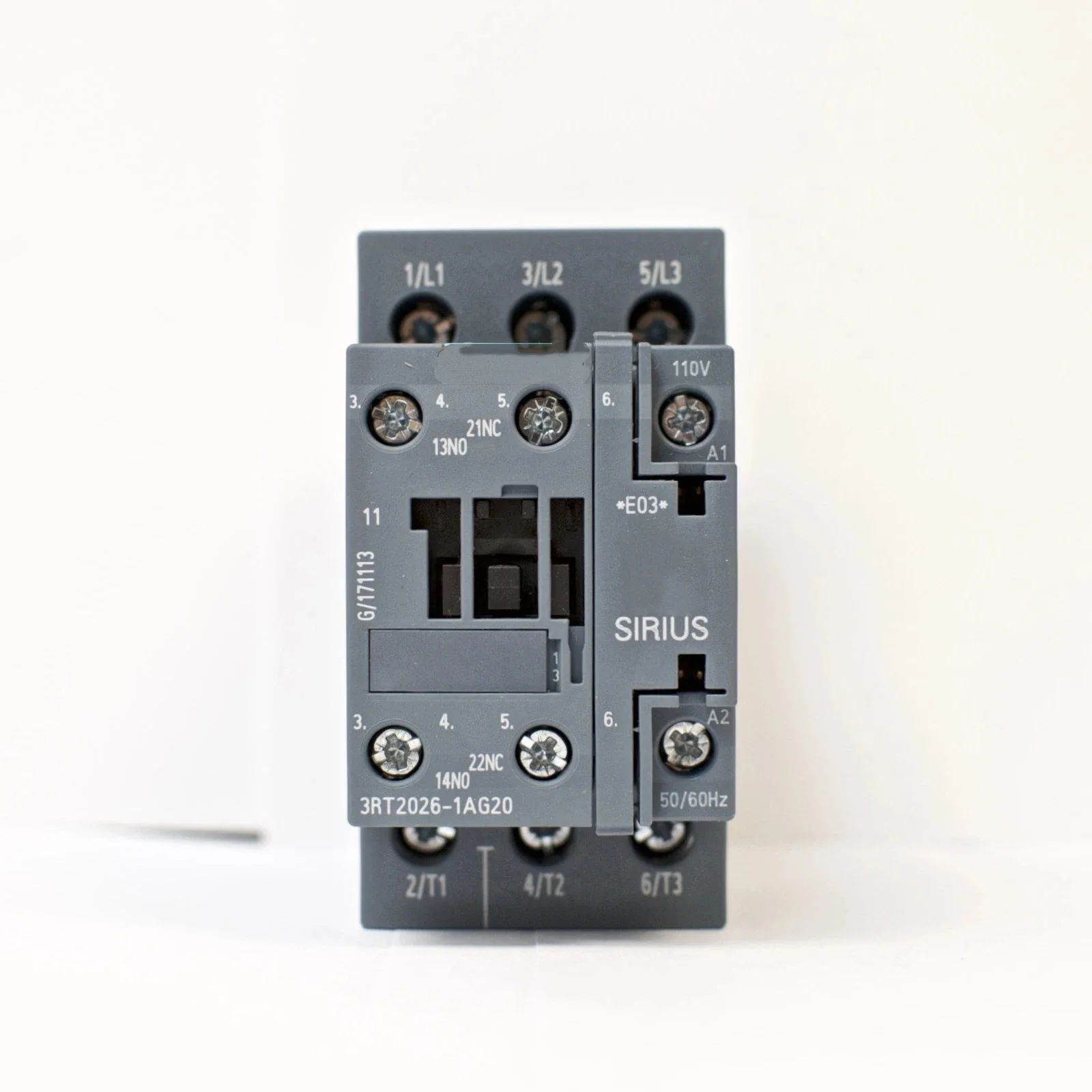 

3RT2026-1AG20 3RT20261AG20 Контактор мощности, AC-3 25 A, 11 кВт/400 В 1 NO + 1 NC, 110 В переменного тока, Гц, 3-полюсный, размер S0, винт