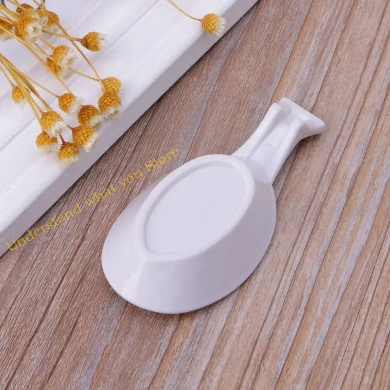 J60a Spoon Form Tray Contains