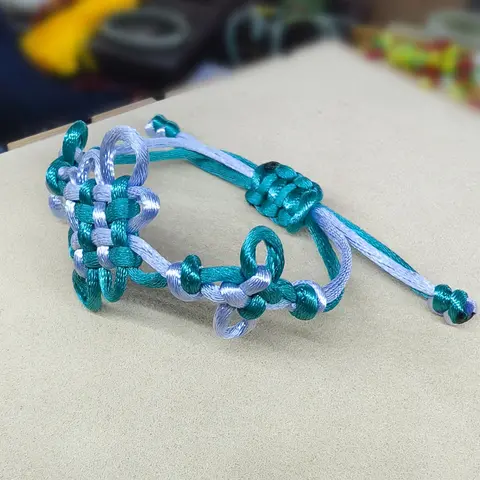 LATS Handgjort Flätat Kinesiskt Knut Justerbart Armband för Kvinnor Män Par Vänskapssmycken Anime Cosplay Tillbehör Gåva 10 best sales Kinesiskt knutarmband - №2