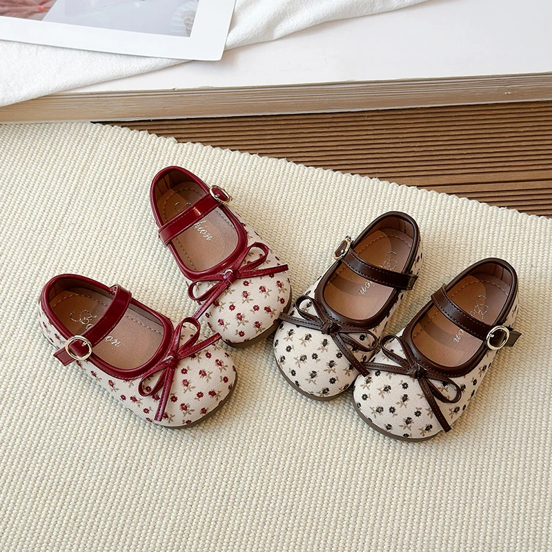 

Детские кожаные туфли-балетки Kiss Bow Strap для девочек, новинка осени 2025, с цветочным принтом, на мягкой подошве, элегантные праздничные туфли для малышей 1-3 лет
