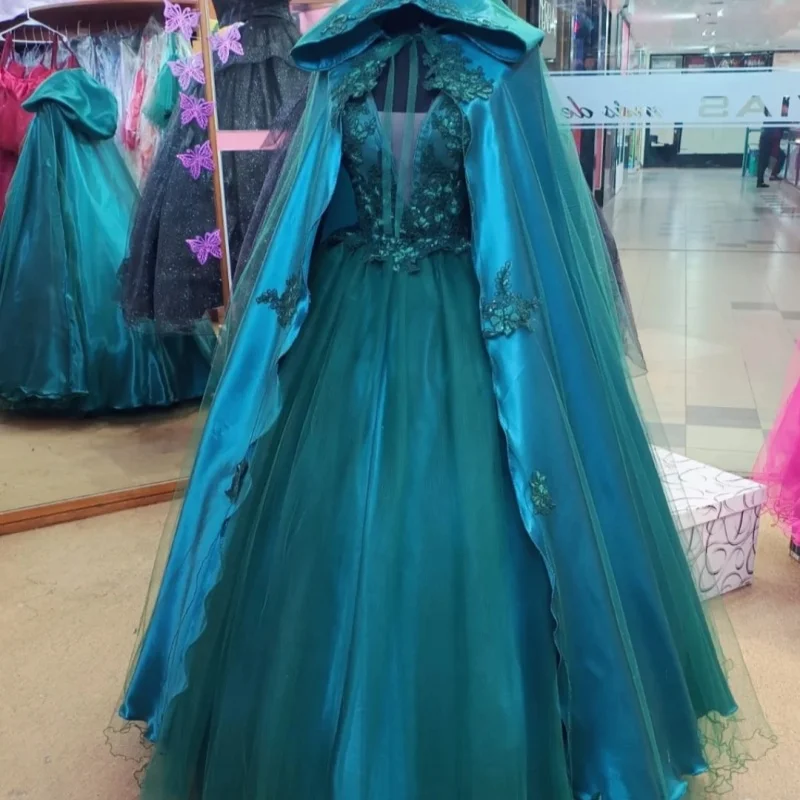 새틴 다크 그린 킨세아녜라 드레스 데칼 롱테일 오프숄더 레이어드 베스티도스 데 15 킨세아녜라 ﻿ 맞춤 제작