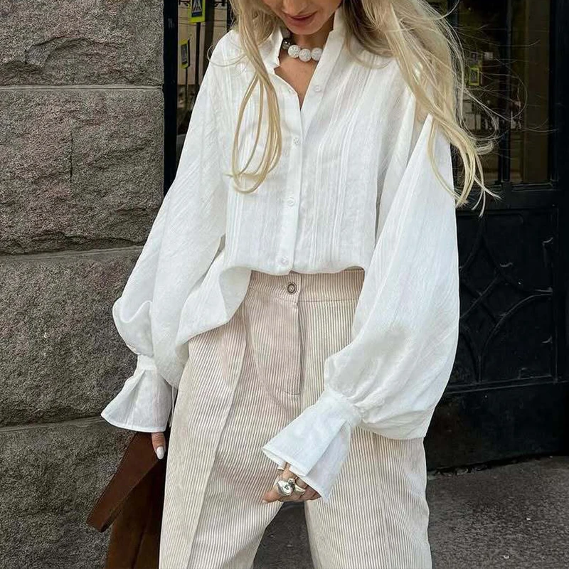 BKLD Elegancka bluzka damska w jednolitym kolorze, zapinana na guziki, z rozszerzanymi rękawami, luźny krój, modna koszula w stylu vintage, damska odzież, topy, kolekcja 2025