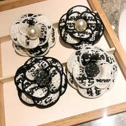 Exquisite Pearl Camellia Brooches Pins For Women Vintage Elegant Wedding Party Corsage Lady Clothing Coat Brooch Pin Badges