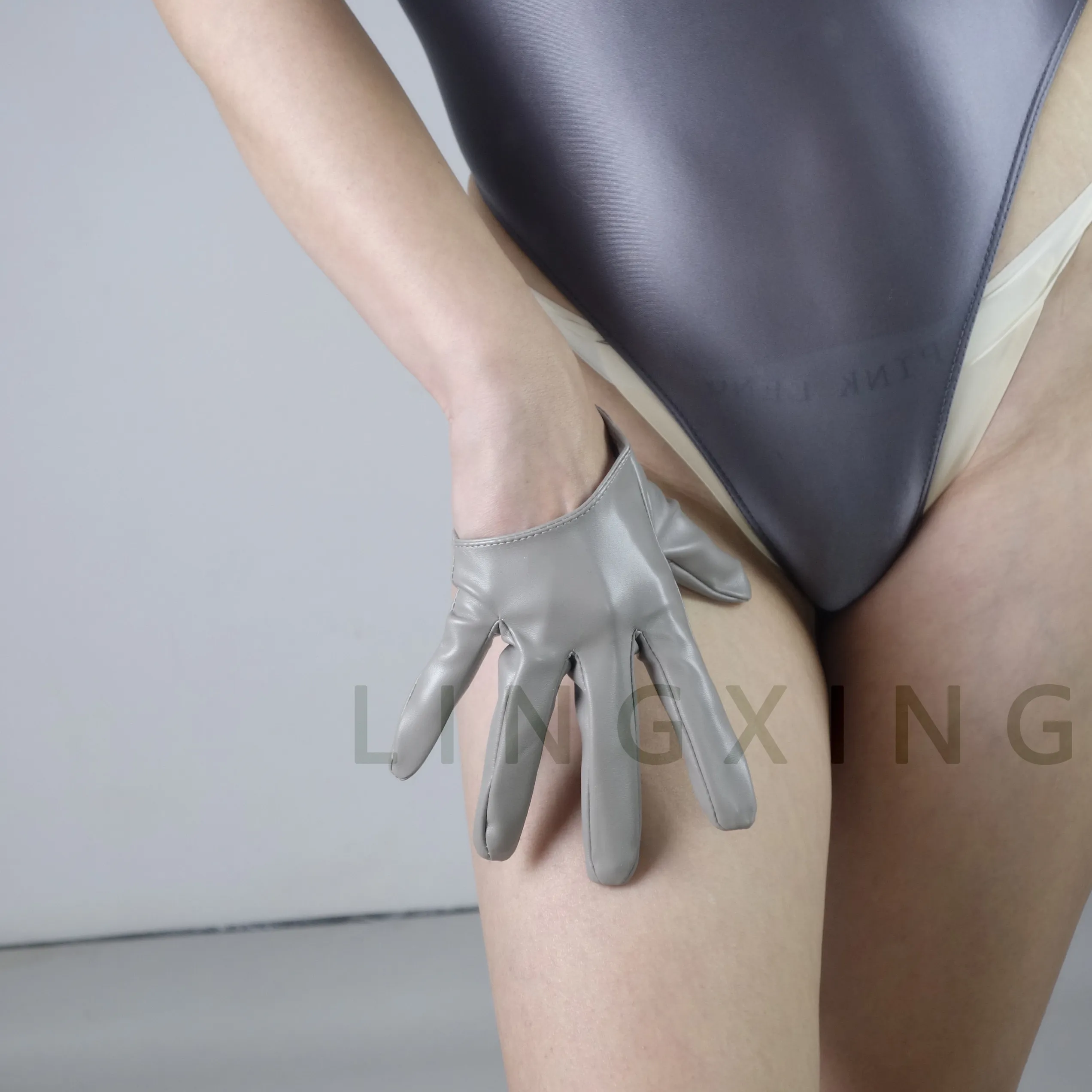 Modische Damen Halbhandschuhe aus Kunstleder PU Fingerlose Tanz- und Bühnenauftrittshandschuhe Persönliche Kurze Schwarze Handgelenkstulpen – Detail 1