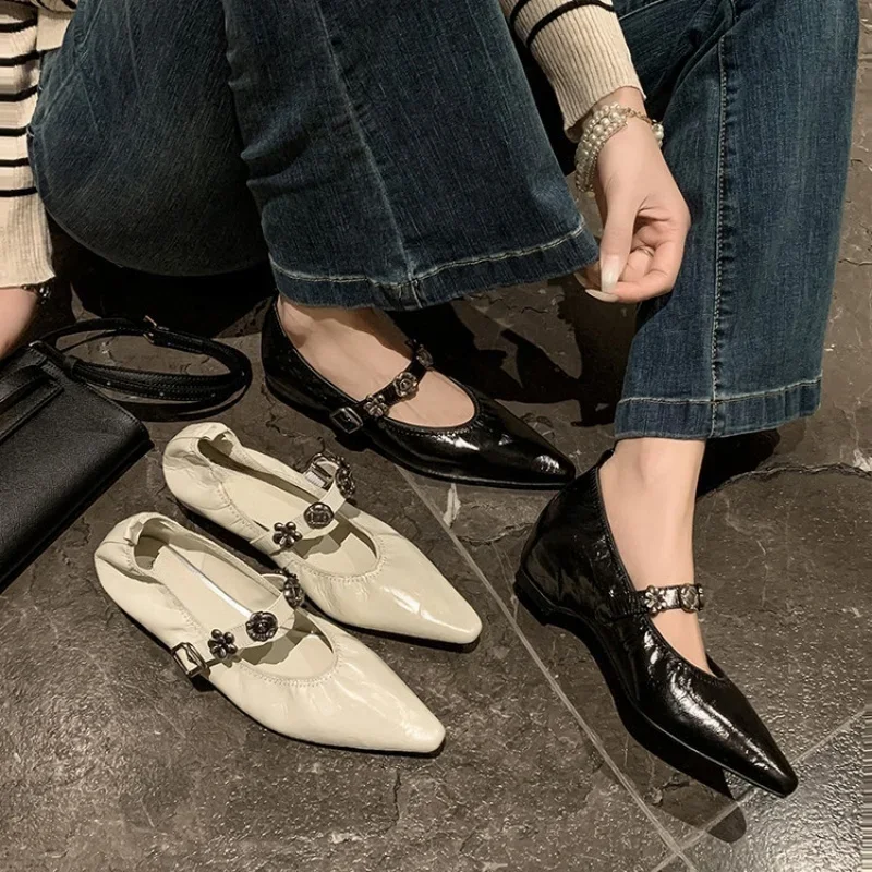 

Весна 2024, новые женские туфли на плоской подошве с металлической декоративной пряжкой и заклепками, кожаные женские туфли Мэри Джейн в стиле ретро