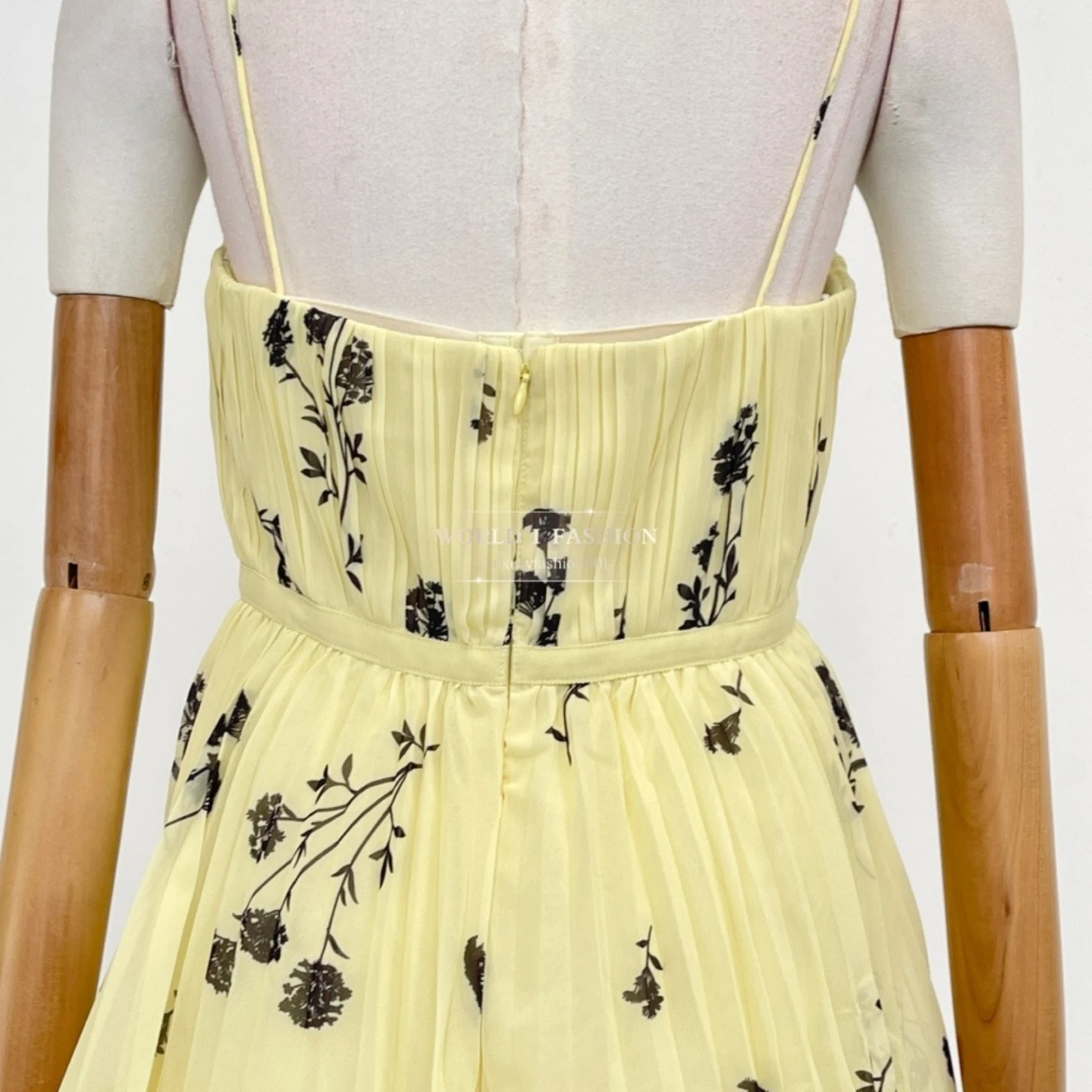 

New Yellow Floral Print Sleeveless Cascading Midi Dress