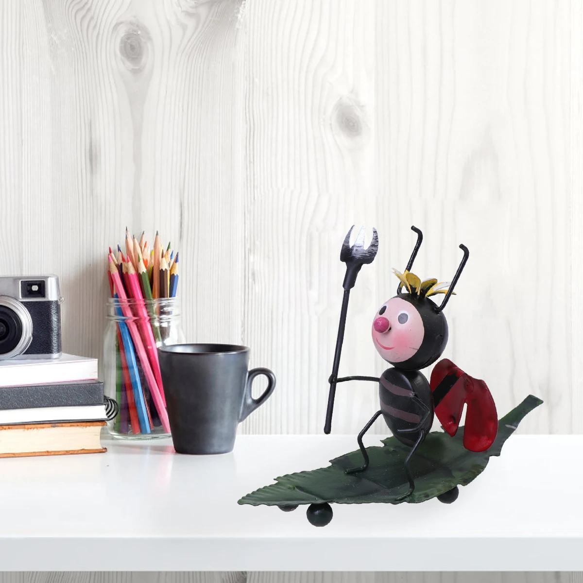 

2 Pcs Wrought Iron Insect Ornaments Home Decoration Lady Beetle and Ant Crafts for Wedding Room Sculpture Handicrafts