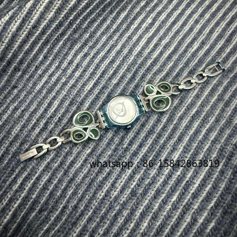 Vintage Medieval Watch Retro Niche Simple Metal Quartz Watch