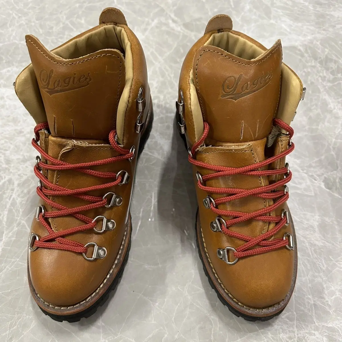 

New Mountain Range Outdoor Camping Hiking Boots Comfortable Breathable Classic Yellow Velvet Leather Work Boots