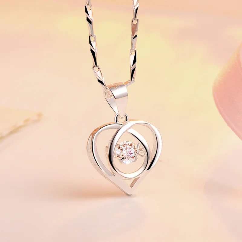 Korean version fashionable heart-shaped necklace for girls - heart-shaped pendant collar chain - ideal gift for Valentine's Day