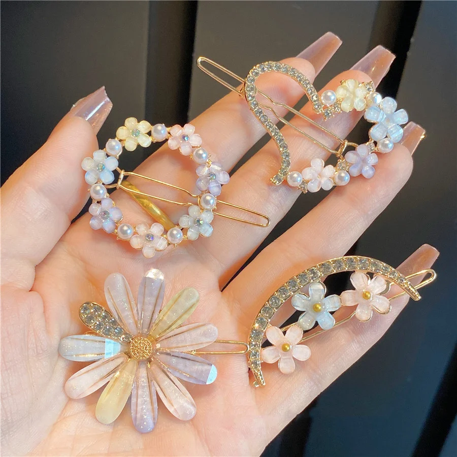 

2022New Fashion Woman Hair Accessories Triangle Hair Clip Pin Metal Geometric Alloy Moon Circle Hairgrip Barrette Girls Headwear