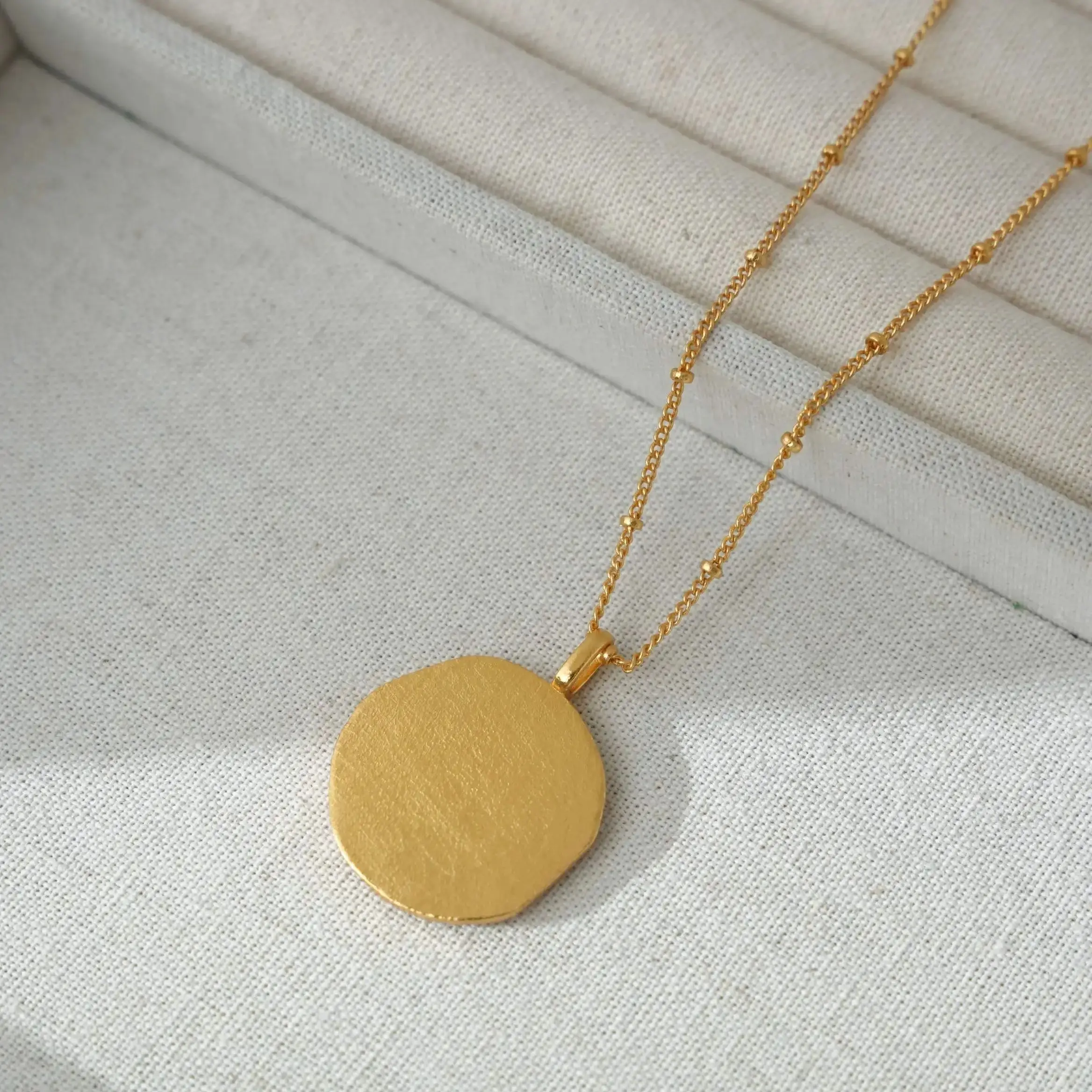 High quality gold-plated accessories, retro style heart-shaped pendant necklace, daily commuting, stacking design jewelry