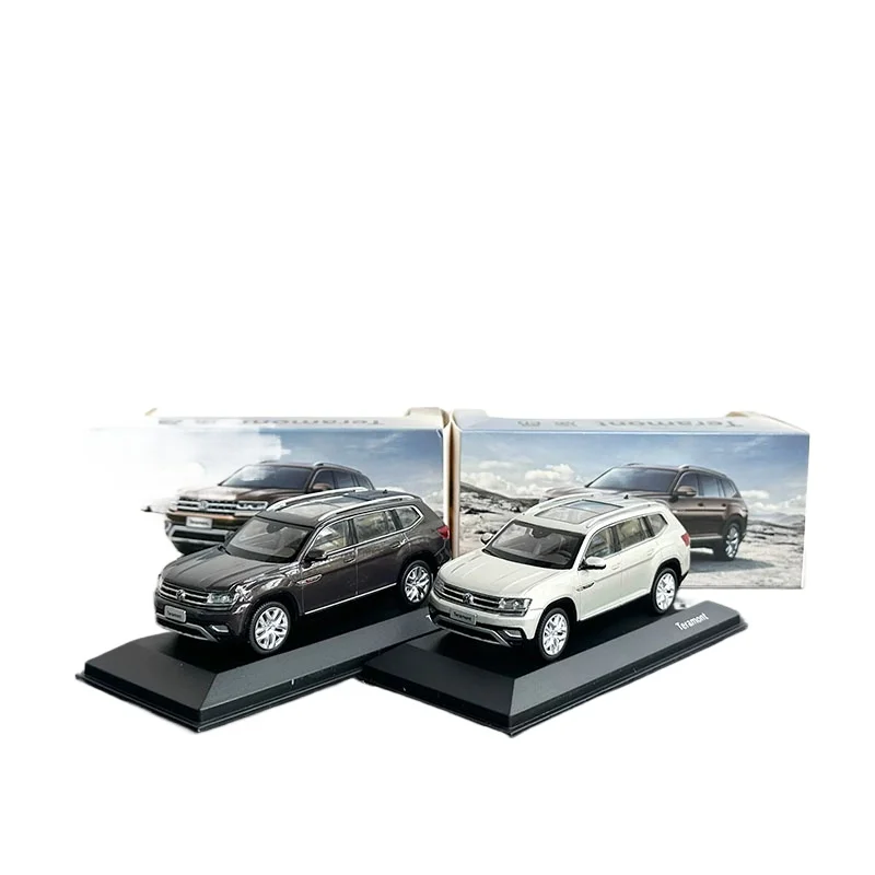 B-M B-M 1:43 Scale TERAMONT Alloy Car Model Collection Ornaments