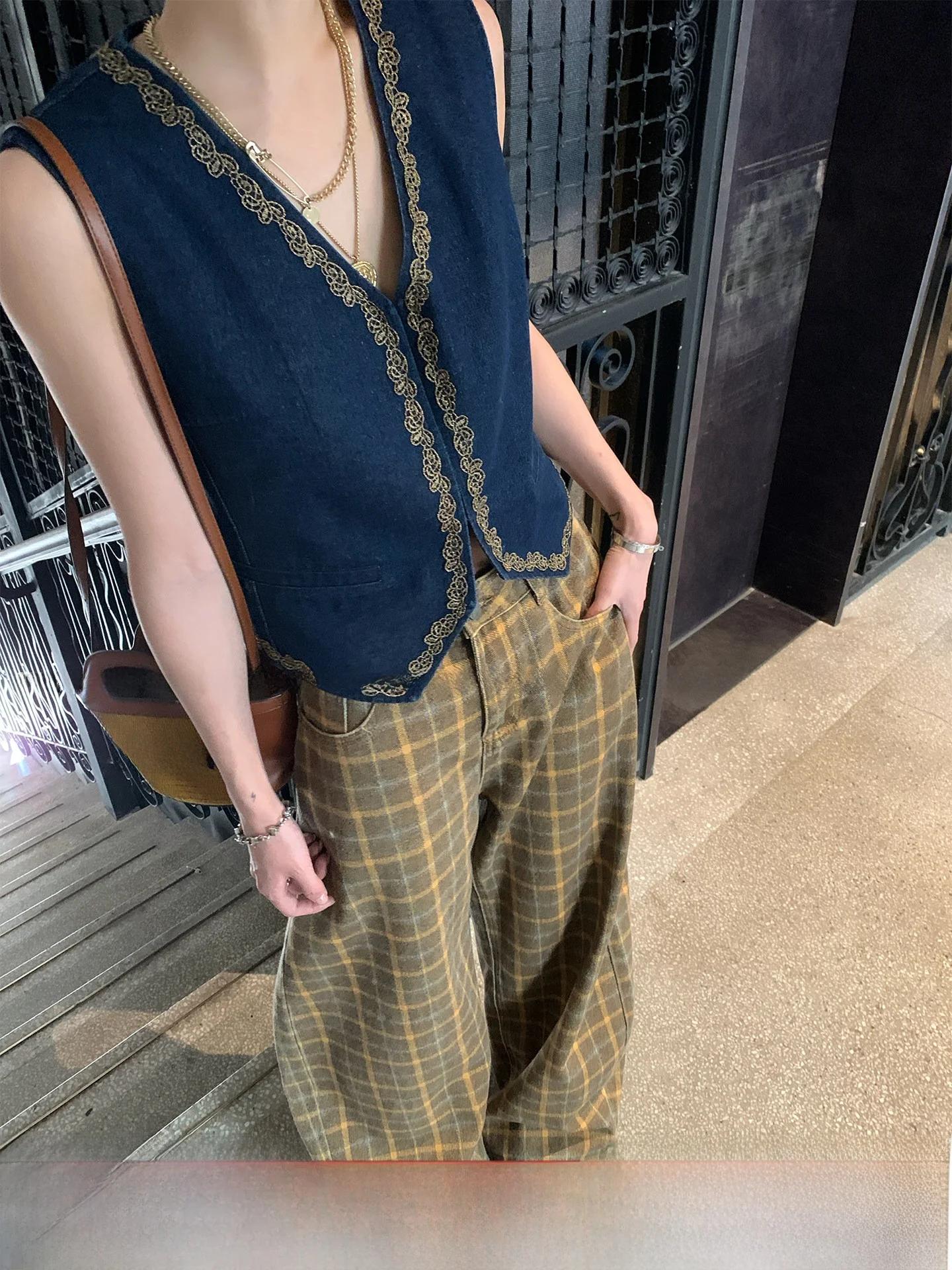 

GV Big Brother Heavy Industry Embroidery Denim Vest Women's Faion Outerwear Spring New Sle V-Ne Single Button Closure