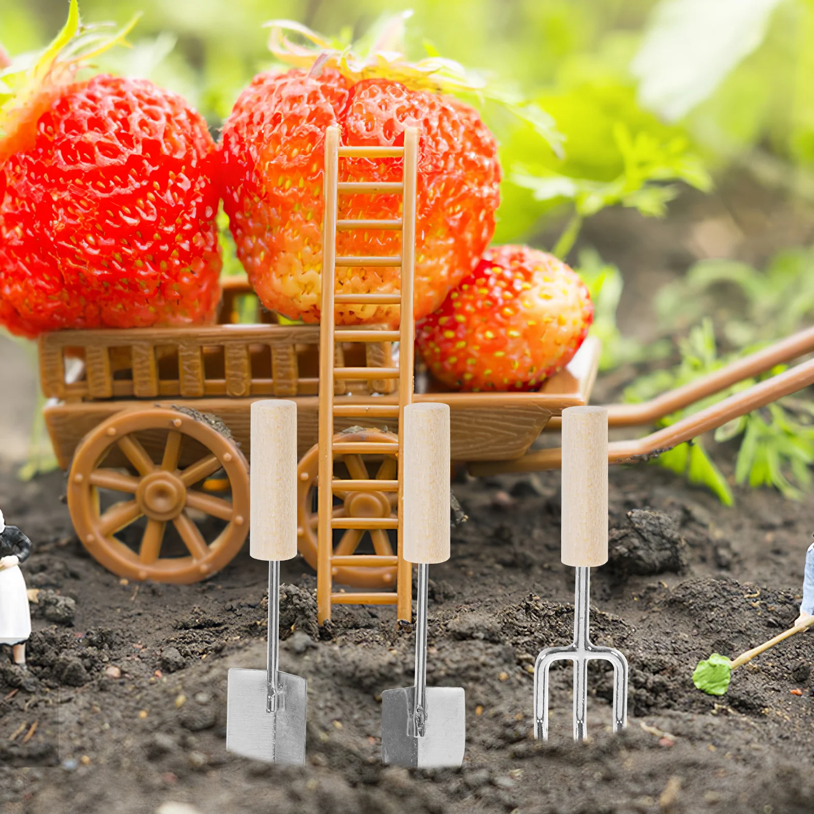 Set di attrezzi da giardino in miniatura da 4 pezzi Accessori per case delle bambole leggeri e sicuri in legno in lega di zinco Mini attrezzi da giardinaggio