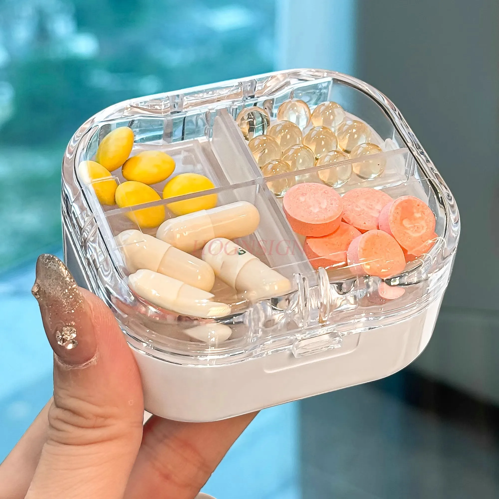 1PCS Portable medicine box, sealed and moisture-proof for 7 days a week, with three meals a day. Mini portable pill box