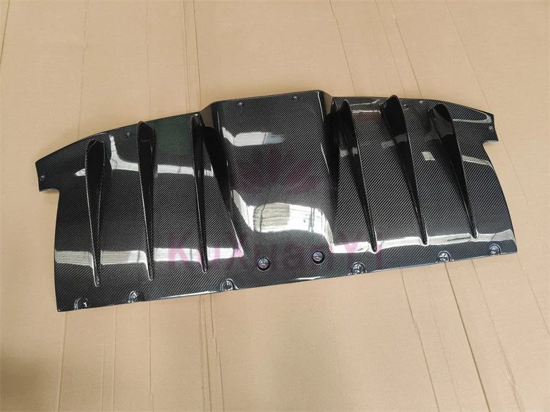 Used for  Ferrari 458 2011-2013 Italian and Spider Carbon Fiber V-style Front Lip Side Skirts and Rear Diffuser Body Kit