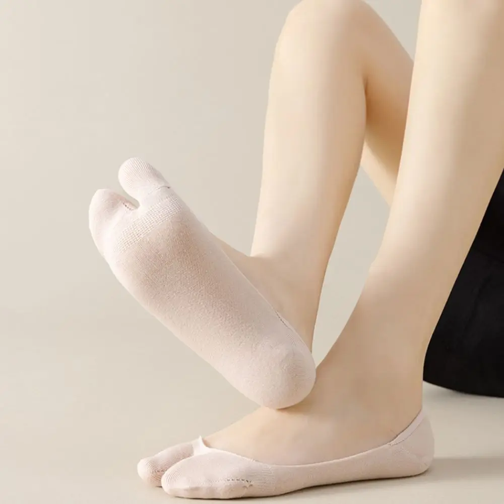 Breathable Cotton Invisible Tabi Socks Low Cut Elastic Non-slip Two Toe Socks Japanese Style Thin Separate Toe Boat Sock Lady