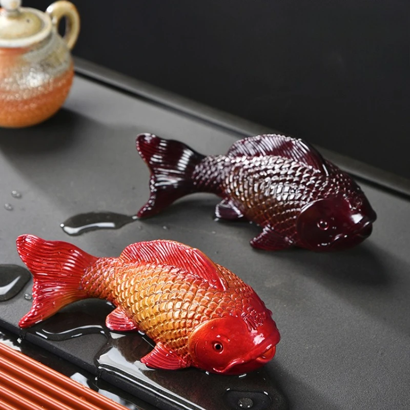 الإبداعية اللون تغيير الشاي الحيوانات الأليفة كوي الكارب الراتنج الشاي الحلي الصينية التميمة اثنين الأسماك تقرير السعادة زن حفل الشاي الحلي #2