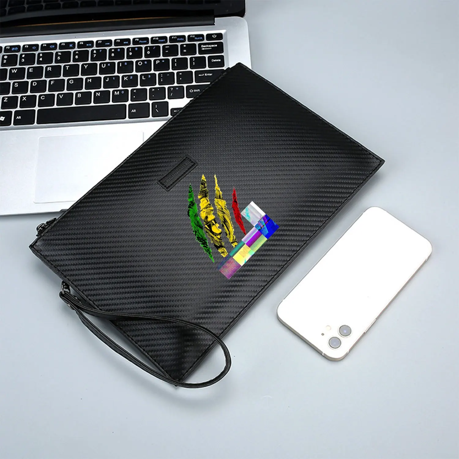 مخالب تمزيق الحيوان صورة نابضة بالحياة حقيبة يد رجالية أنيقة مطبوعة من البولي يوريثان عصرية وعملية للحمل اليومي