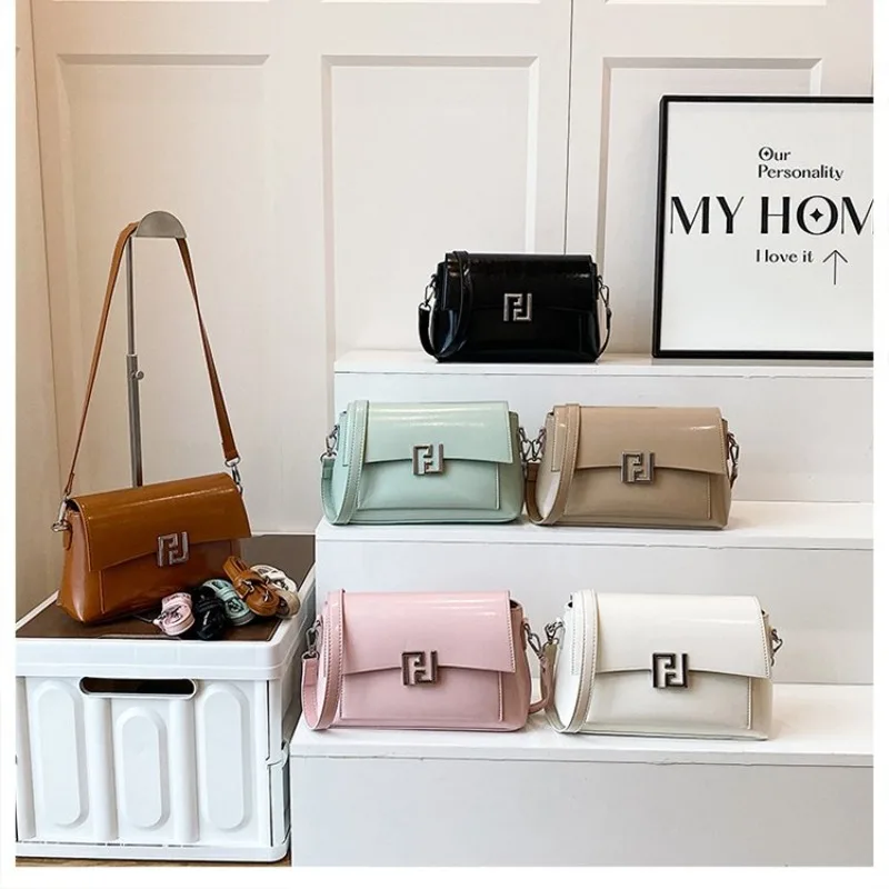 

Stylish Casual Classic Leather Diaper Bags For Women Luxury Designer Large Capacity Elegant Shoulder Messenger Bag Trendy Simple