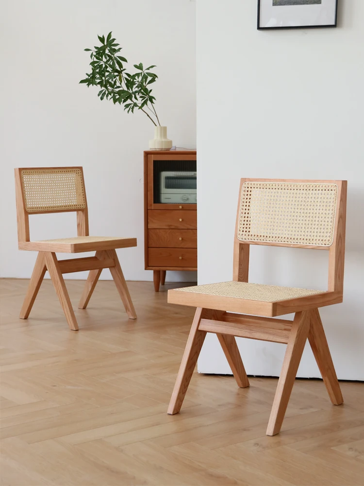 Wuli Kursi Rotan Kayu Solid Nordic Sederhana dengan Sandaran Tangan Kursi Makan Rumah Mebel Gaya Abad Pertengahan Chandigarh