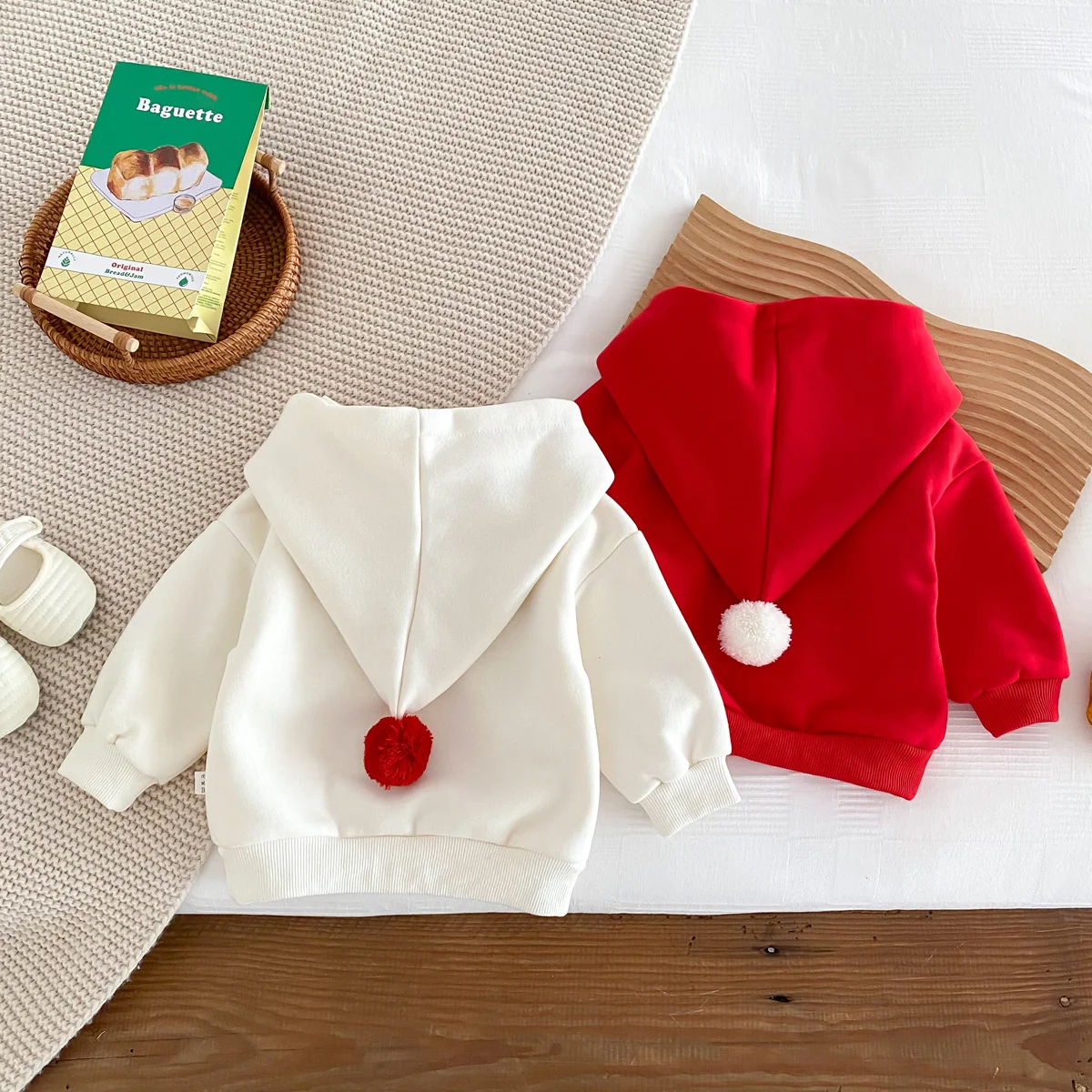 Infant Autumn and Winter Christmas Plus Velvet Hooded Vests, Newborn Cute Plus Velvet Hooded Vests, Suitable for Festivals and [D - Likely Incomplete, Needs Context]