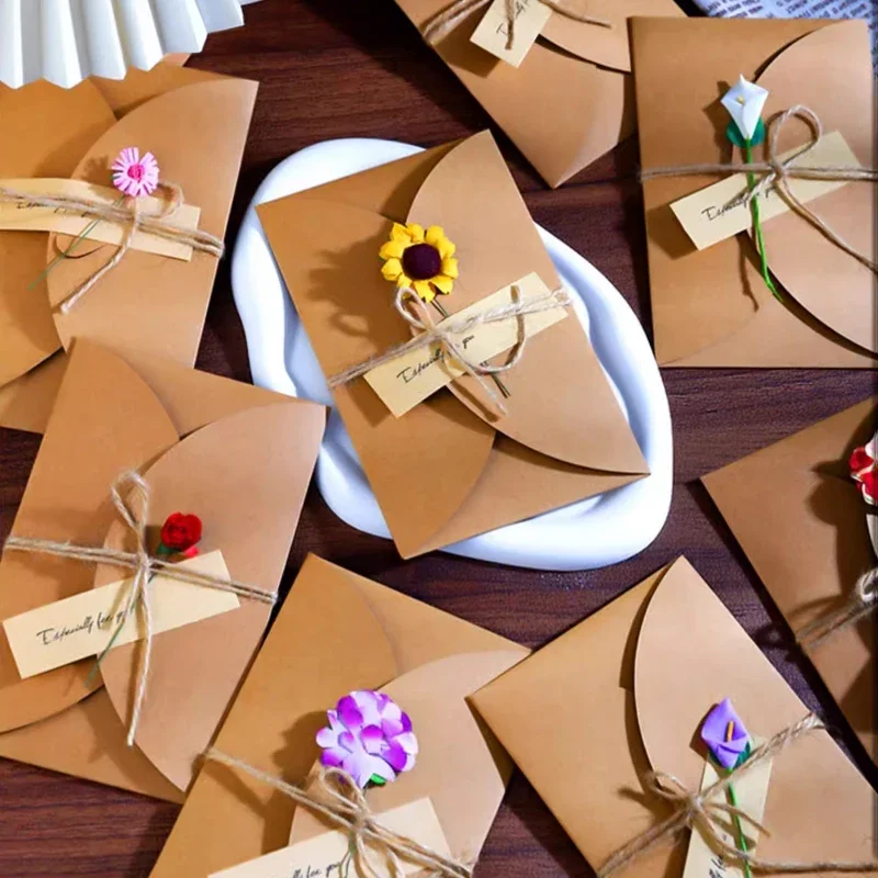 

5pcs Mini Flower Envelopes Kawaii Kraft Paper Envelopes with Card DIY Christmas Party Holiday Postcards Invitation Cards Cover