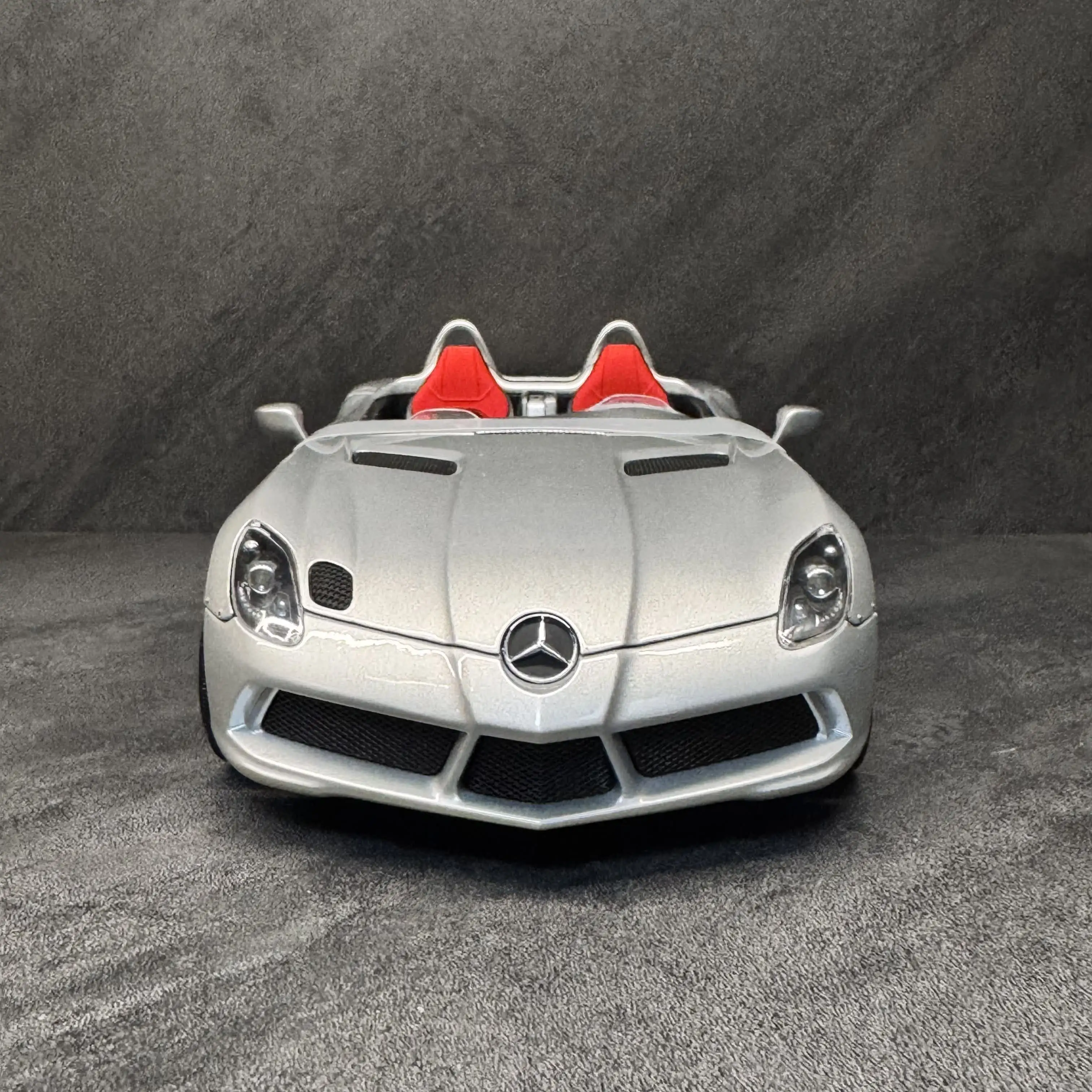 Minichamps 1:18 SLR Stirling Moss 2009 Silver Simulation Limited Edition All Open Alloy Metal Static Car Model Toy Gift