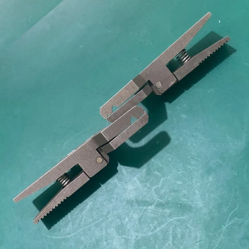 Collimator clip, high quality stainless steel, for clamping collimators