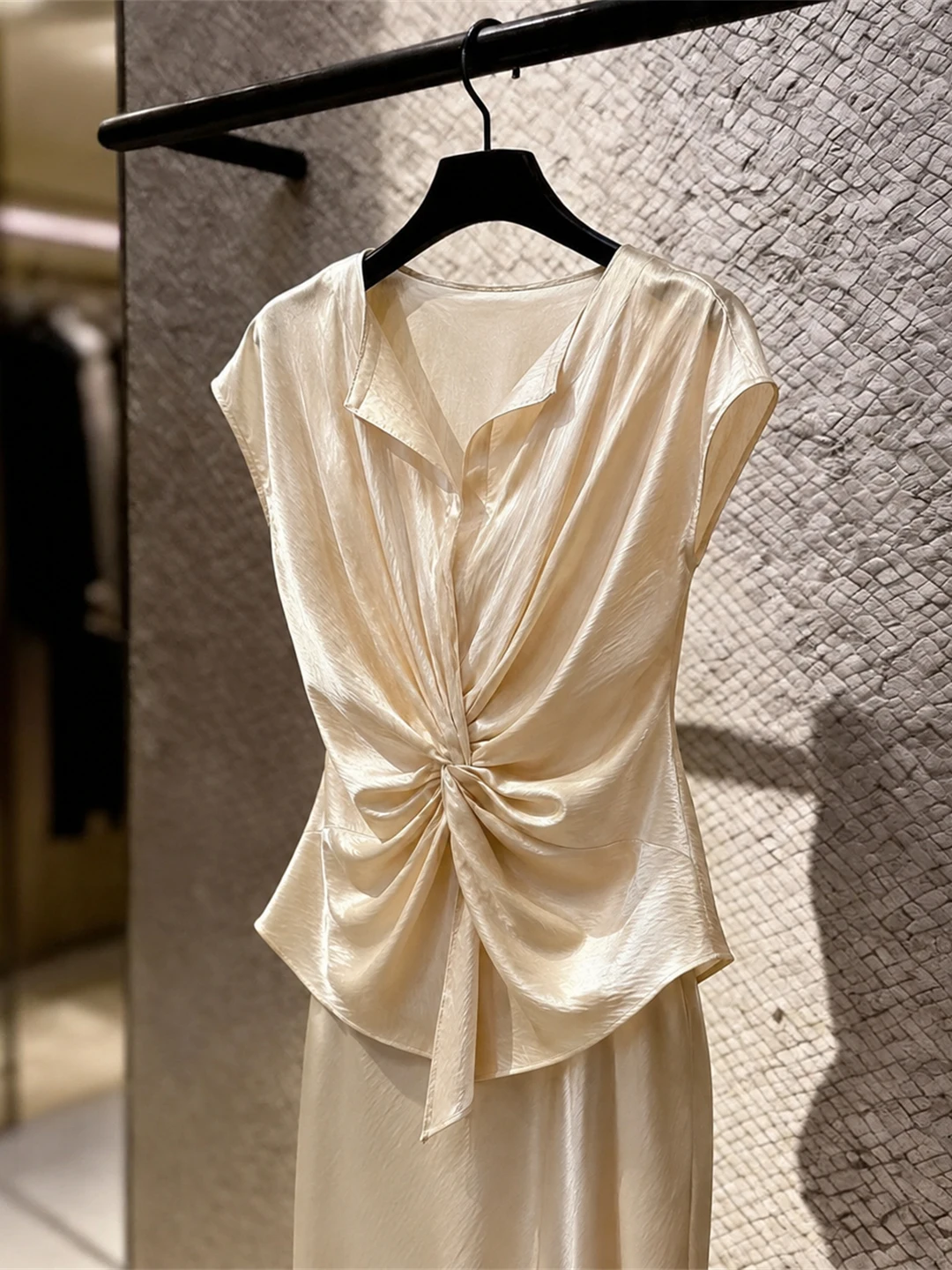 

Elegant Knot Front Short Sleeve Shirt Commute Korean Style Straight Cut Summer Top Slimming Effect Casual Silk Blend Blouse