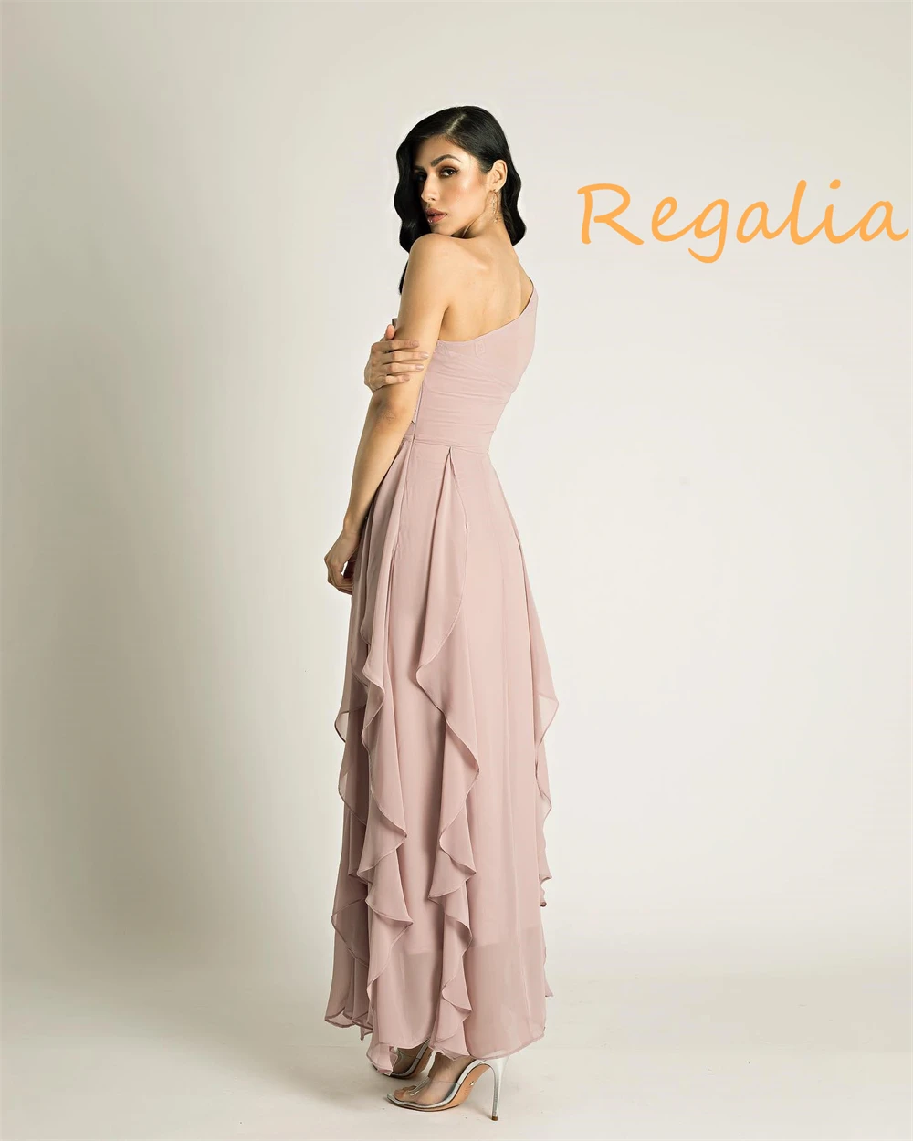 맞춤형 부드러운 쉬폰 이브닝 드레스 우아한 원 숄더 민소매 홈커밍 드레스 고품질 특별 행사 가운