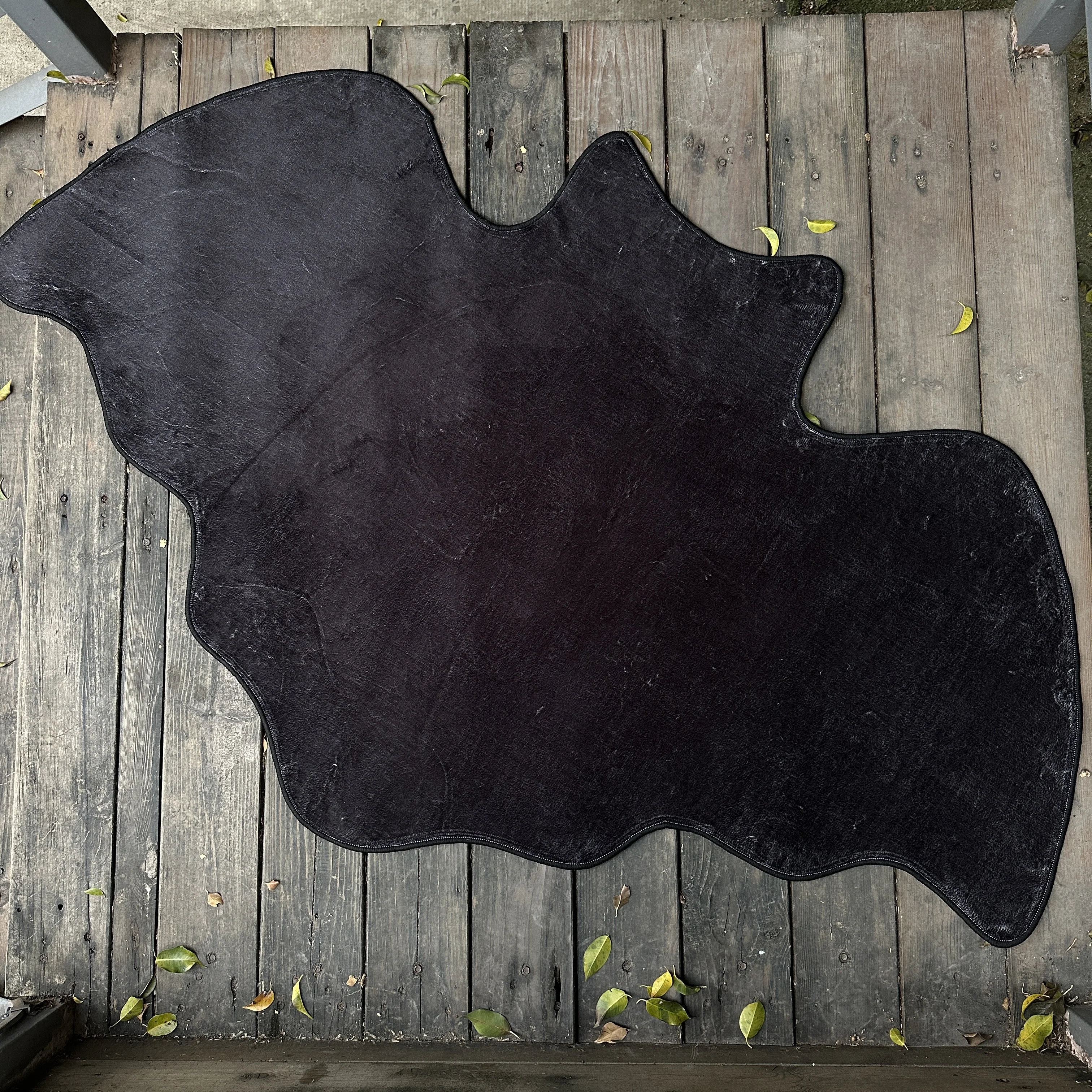 Black Bat Customized Carpet Digital Printing Technology Simple Housewarming Gift Handmade Non-Slip Decorative Carpet