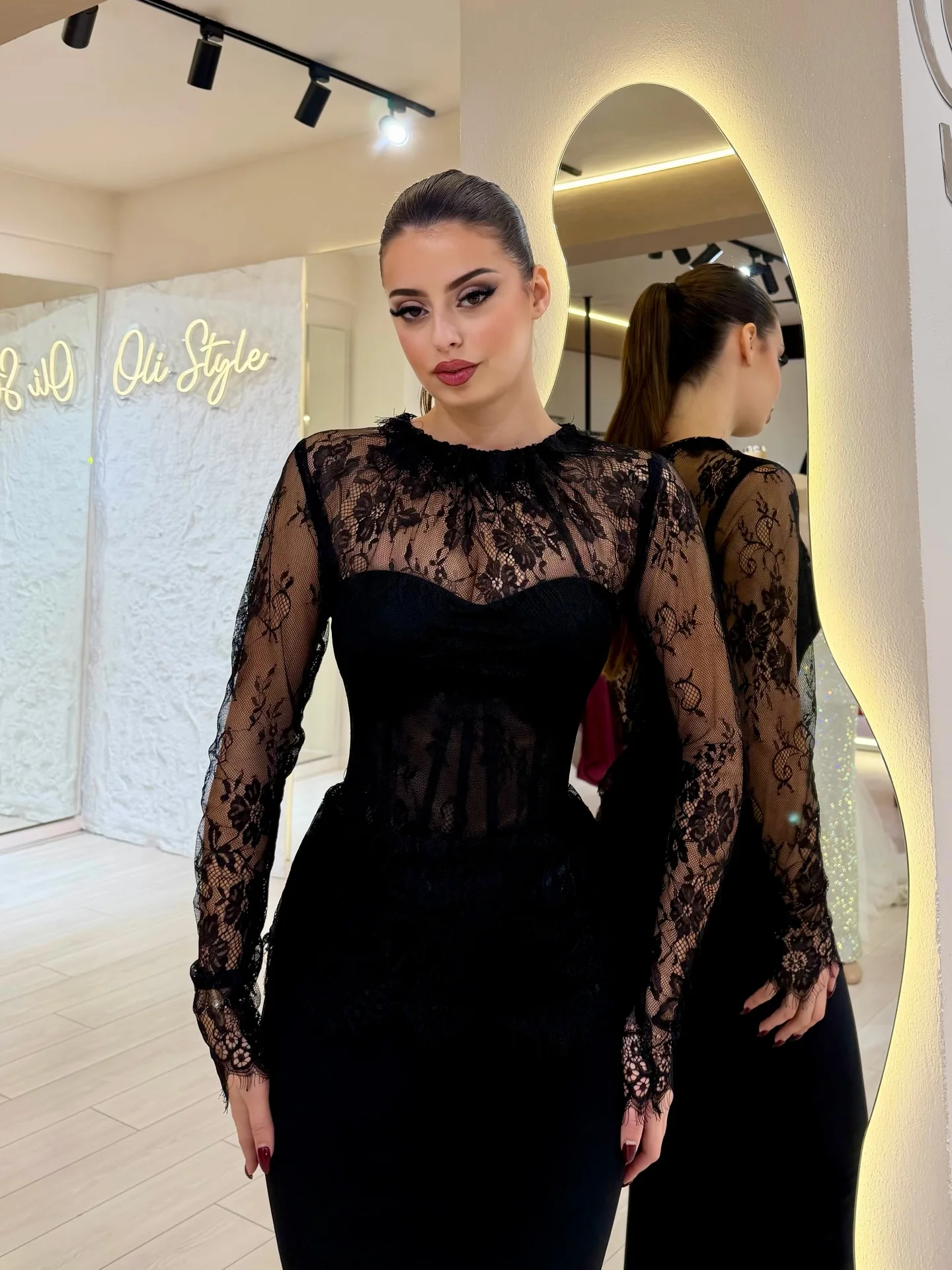 아만다 맞춤형 블랙 하이넥 프롬 드레스 시어 레이스 긴 소매 코르셋 웨이스트 벨벳 슬림핏 플로어 길이 정장 이브닝 드레스