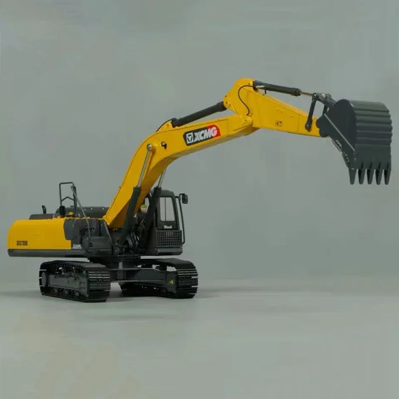 Diecast 1/30Scale Engineering Alloy XCMG XE370DK Excavator Truck Model Metal Collection Souvenir Display Gift  Toys