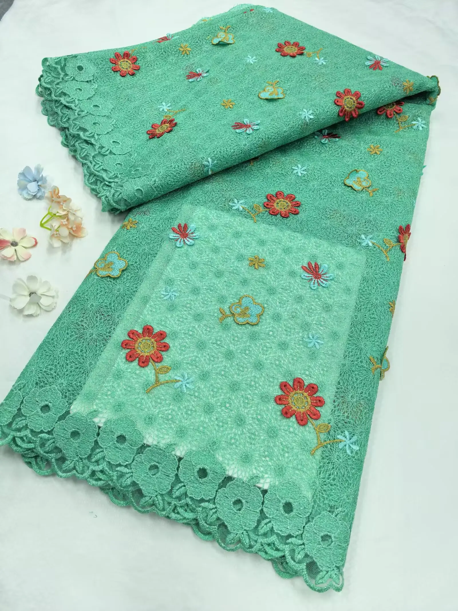 

High Quality African 3D Applique Embroidery Mesh Guipure Cord Lace Fabric Nigeria Water Soluble Lace Fabric For Women Dress Sew