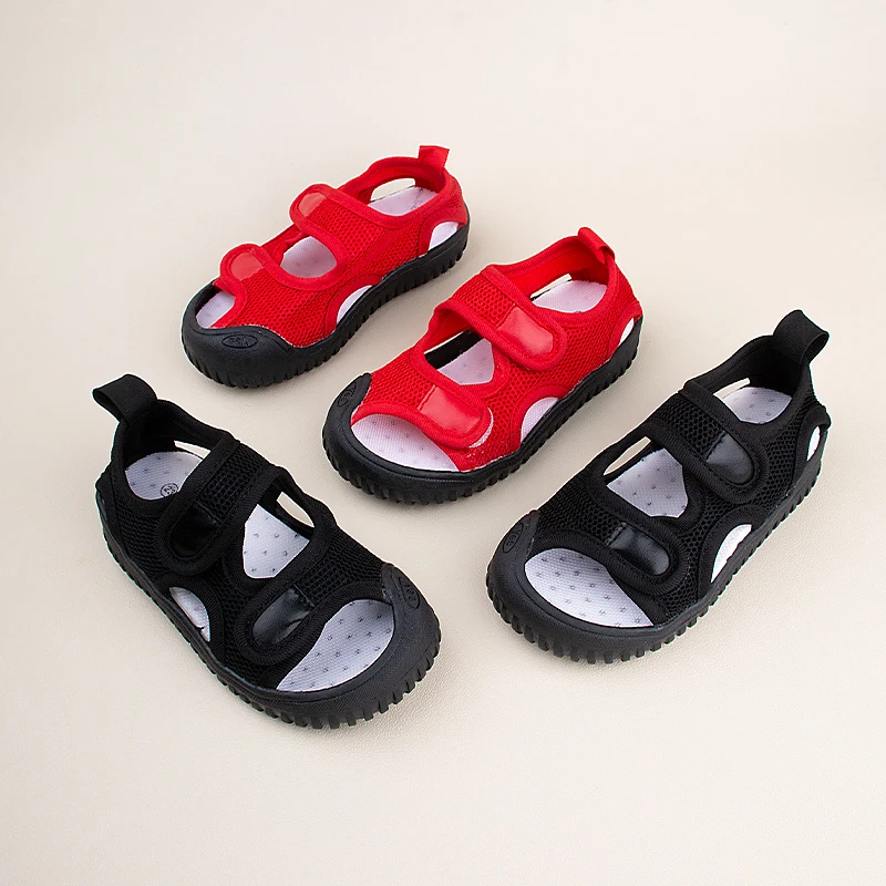 Estate nuovi stili bambini sandali comodi e resistenti allo sporco bambini Sneakers Casual rosse e nere E8093