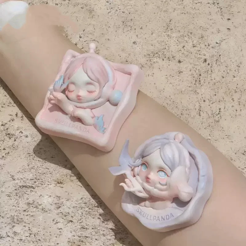 

100% Origina SKULLPANDA The Paradox Series Fridge Magnets Genuine Blind Box Toy Kawaii Anime Action Figure Caixa Caja Surprise