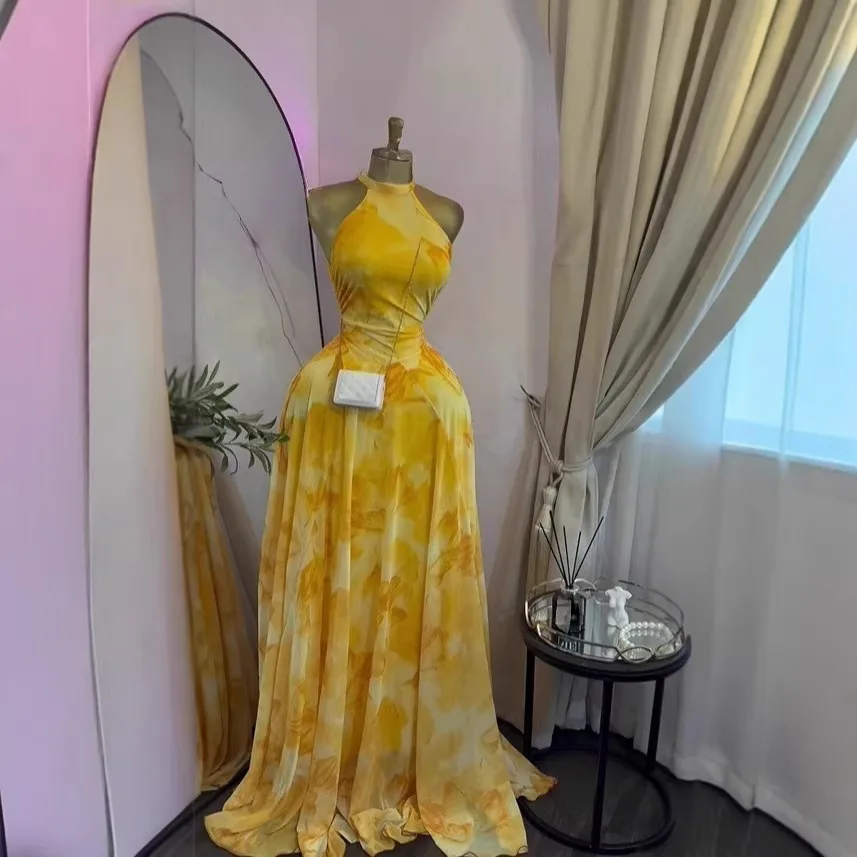 

Женское летнее платье 2026: без рукавов, с принтом, элегантное, с поясом, длинное, для отпуска.