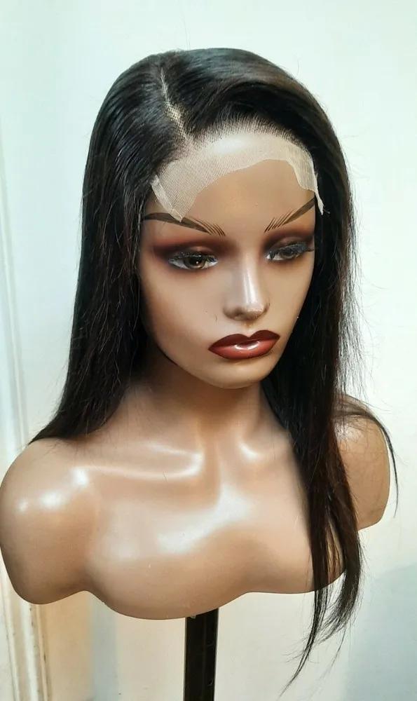 Peruca reta com fechamento peruano pré-arrancado 5x5 em 18 polegadas.