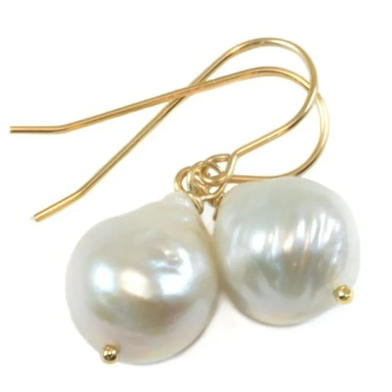 Elegant Natural Shell Pearl Earrings for Moms Light Luxury Teardrop Pearl Earrings Fashion Accessory